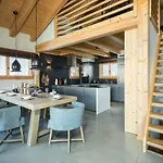 Kookaburra Chalet *